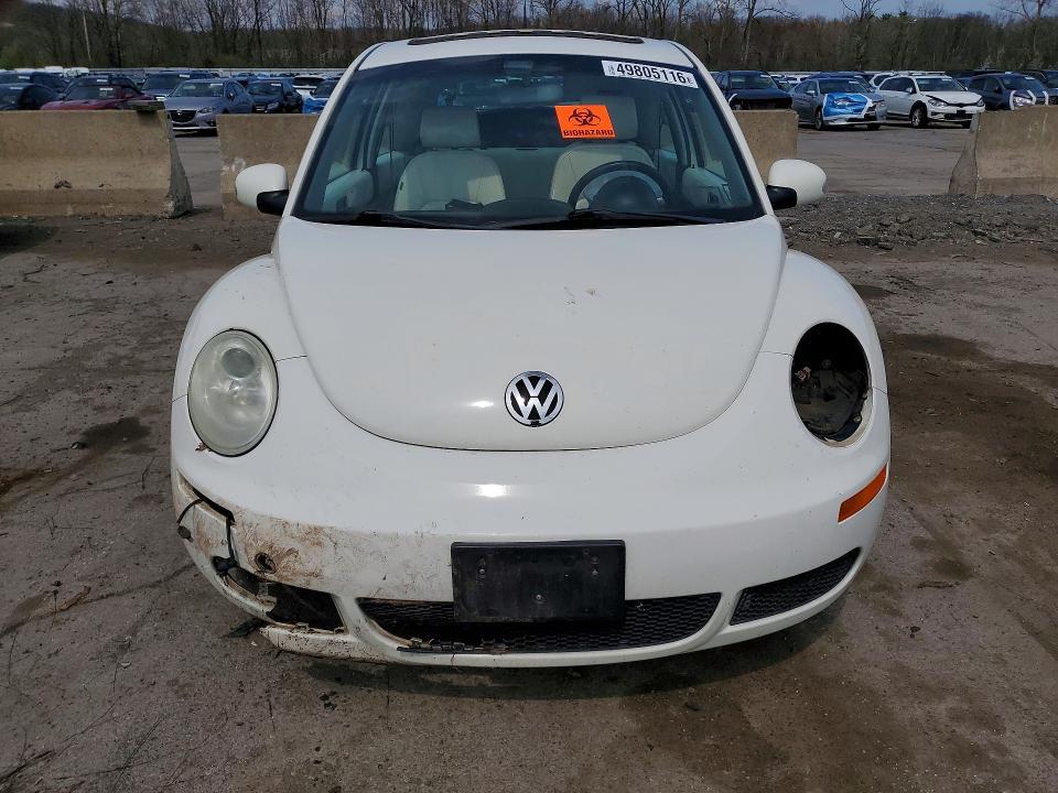 2008 Volkswagen New Beetle Triple White