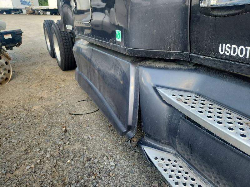 2014 Kenworth T680 Semi Truck