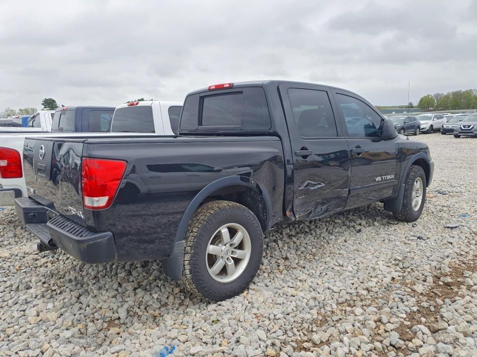 2012 Nissan Titan SV