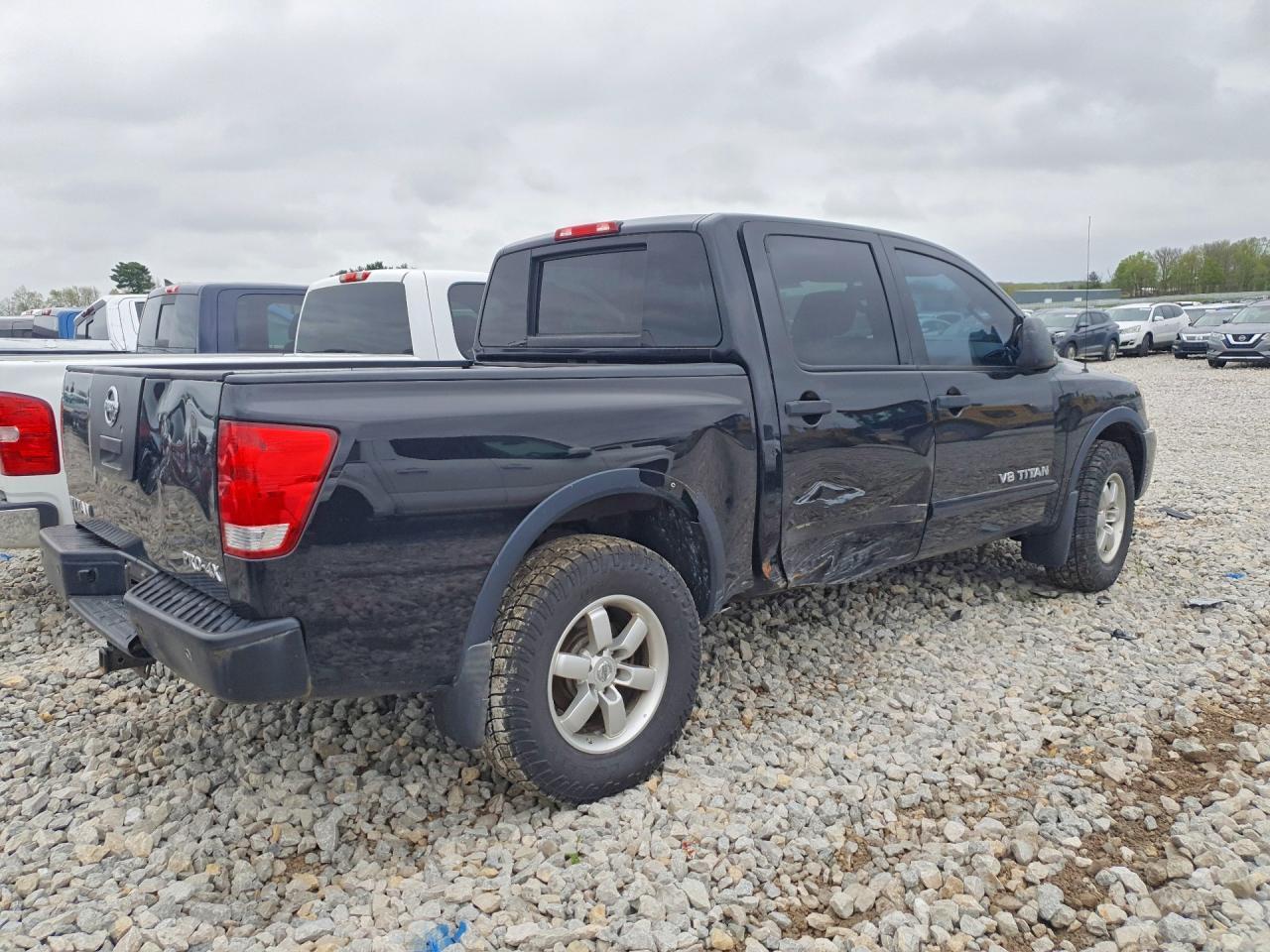 2012 Nissan Titan SV