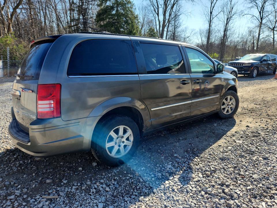 2010 Chrysler Town and Country