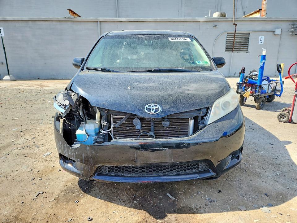 2015 Toyota Sienna le