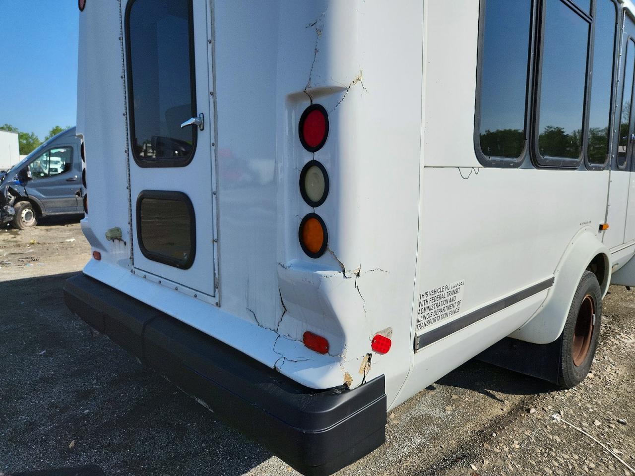 2007 Ford Econoline E350 Super Duty Cutaway Van