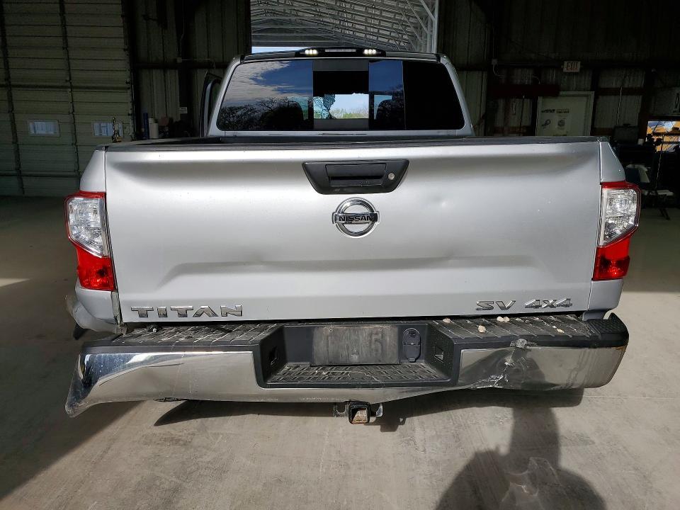 2017 Niss Titan s