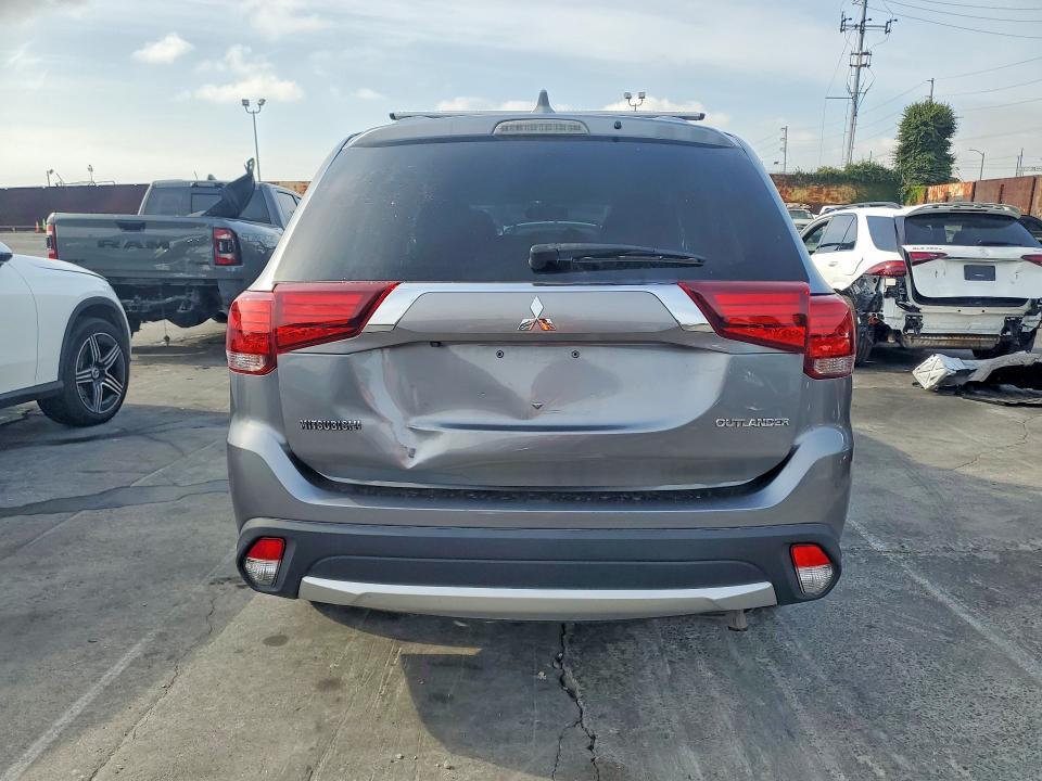 2017 Mitsubishi Outlander es