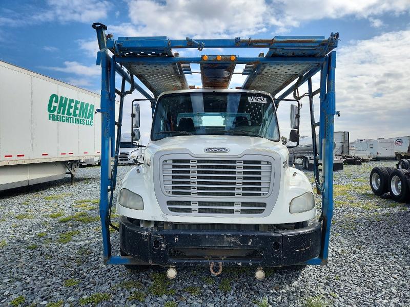 2013 Freigliner 2013 Freightliner Business Class M2 Car Hauler TRU