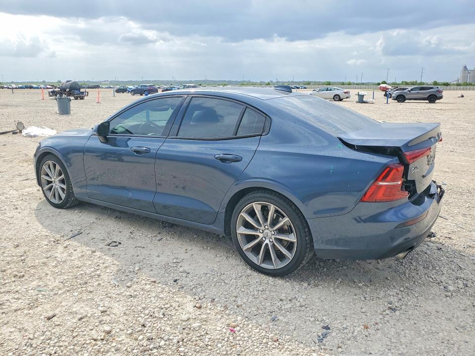 2020 Volvo S60 T5 Momentum