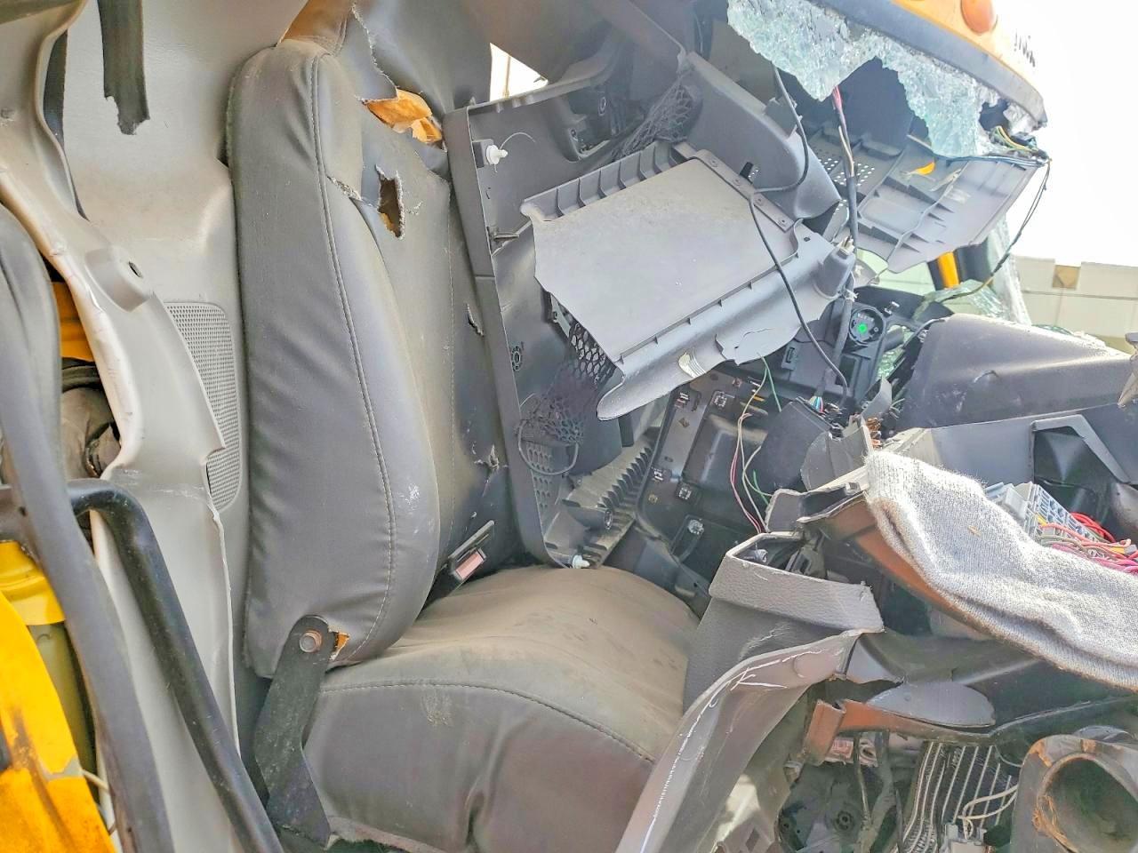 2022 International MV607 BOX Truck