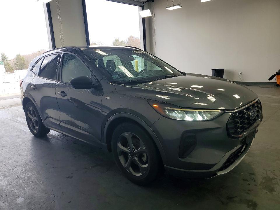 2023 Ford Escape st Line