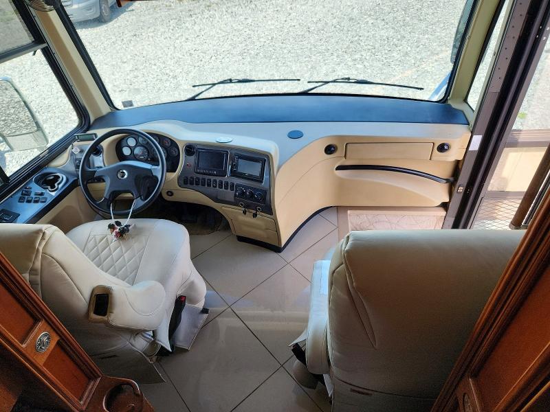 2011 Tiffin Motorhomes Inc 2011 Freightliner Phaeton RV