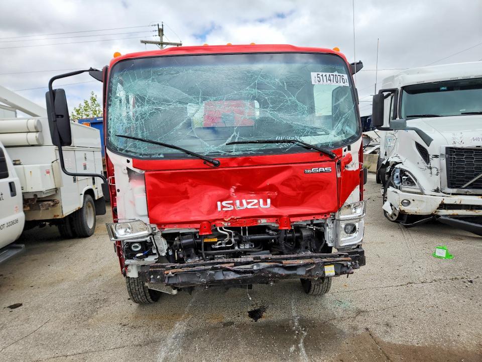 2025 Isuzu NRR