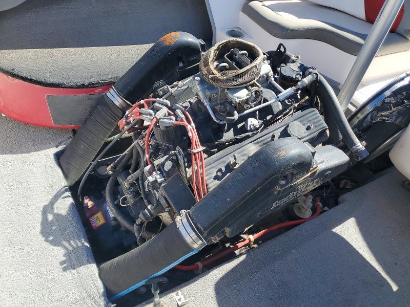 2002 Moomba Boat