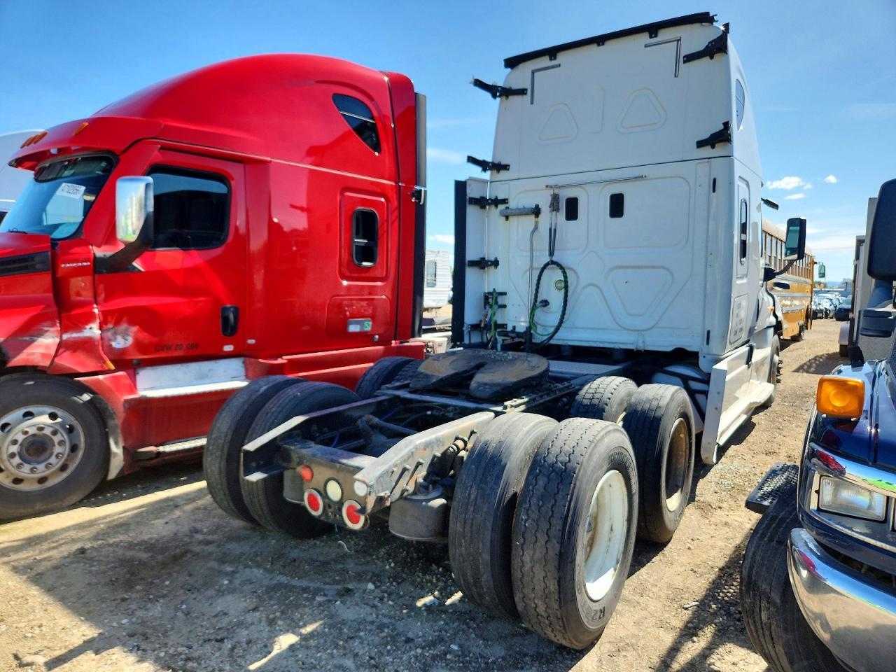 2015 Freigliner 2015 Freightliner Cascadia Semi Truck
