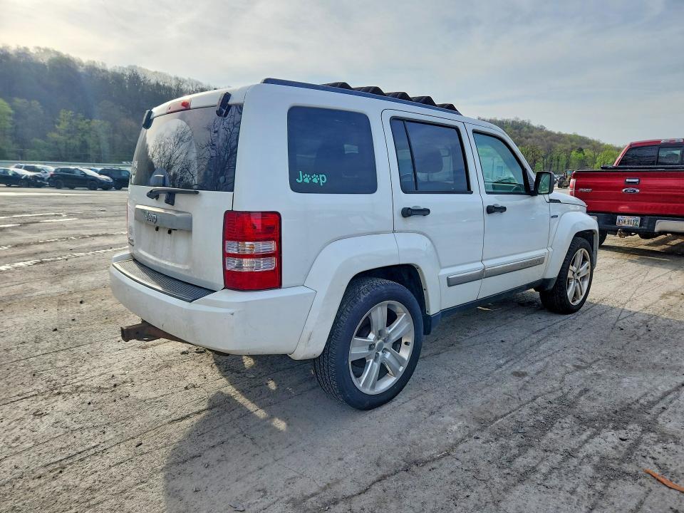 2012 Jeep Liberty jet