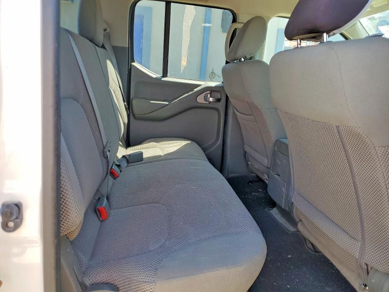 2015 Nissan Frontier sv