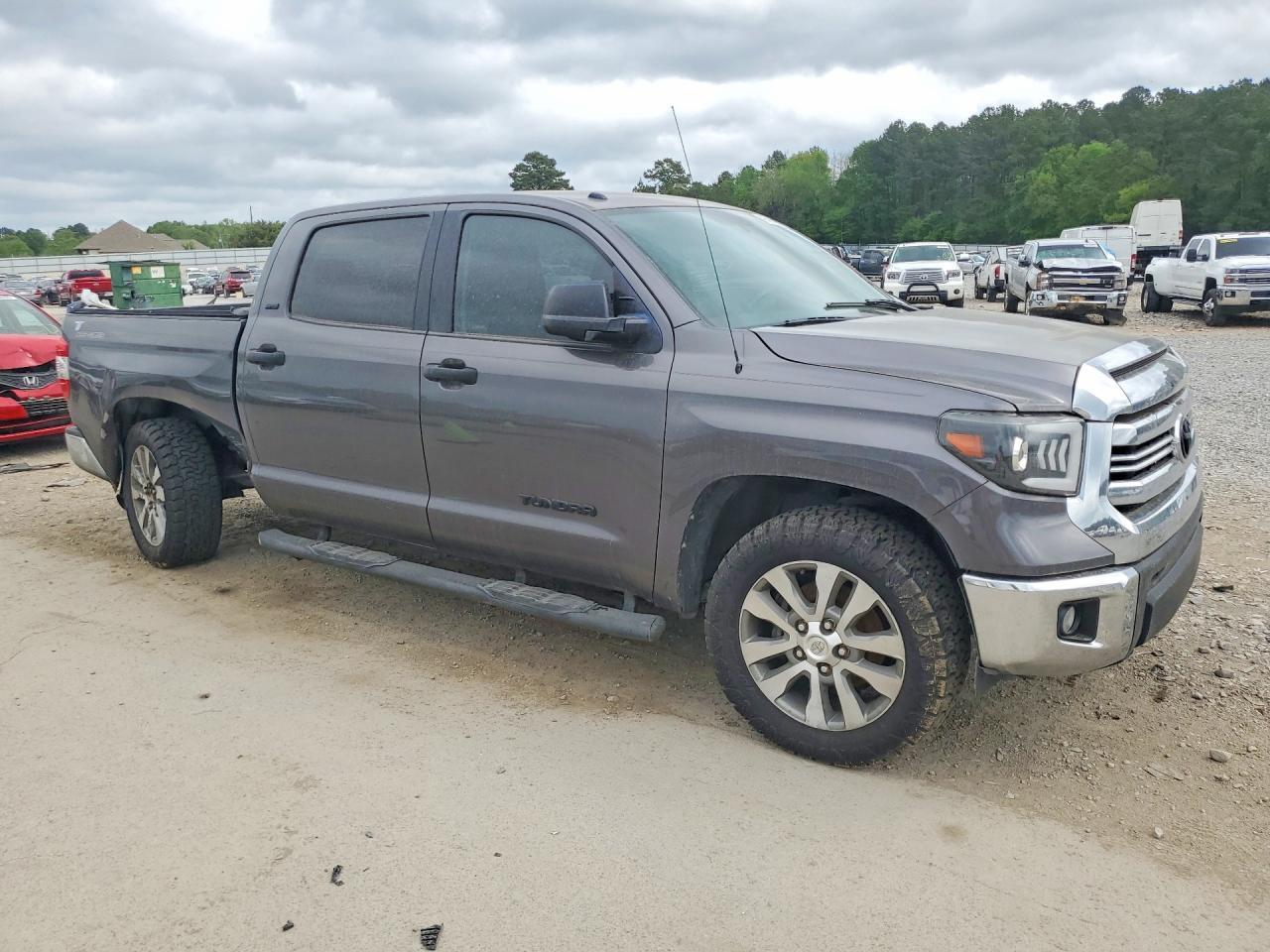 2017 Toyota Tundra SR5