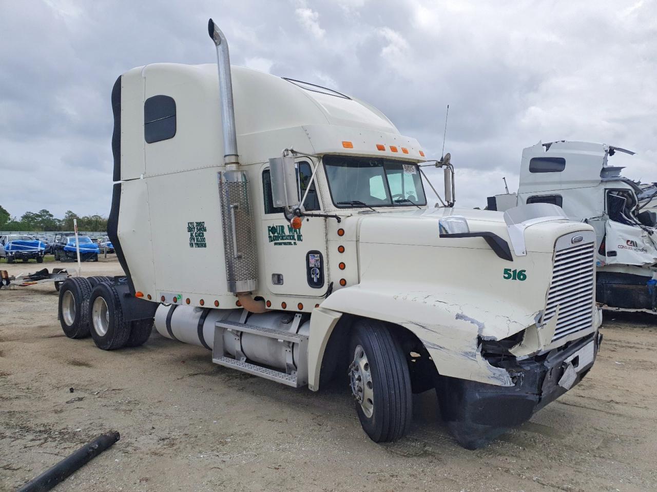 2000 Freightliner Conventional FLD120 Semi Truck