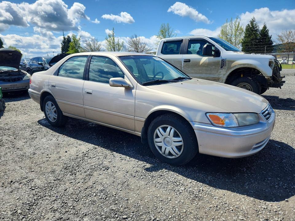 2000 Toyota Camry le