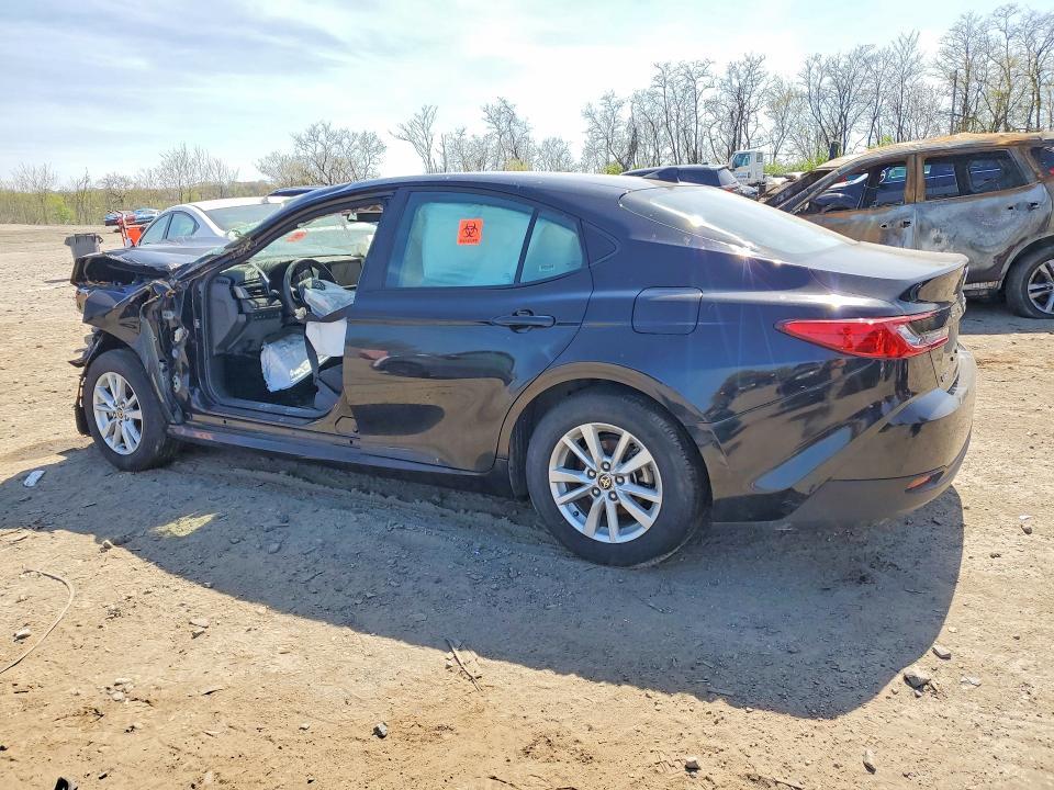 2025 Toyota Camry le