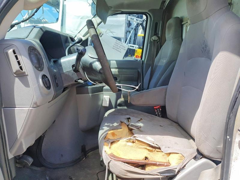 2013 Ford E350 Delivery Truck