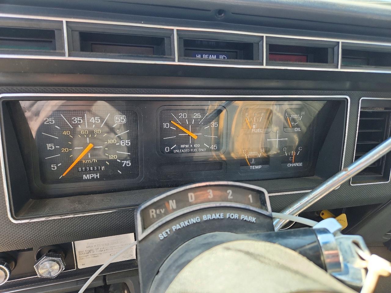1992 Ford F700 Crane Truck