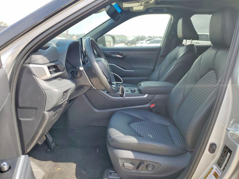 2025 Toyota Highlander xse