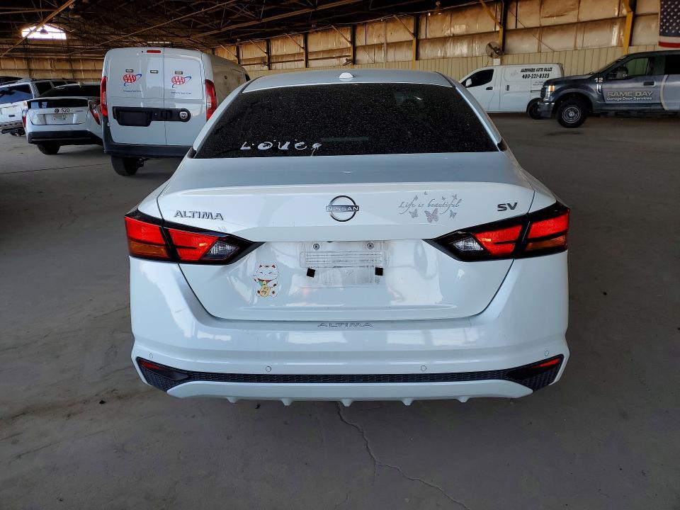 2024 Nissan Altima sv
