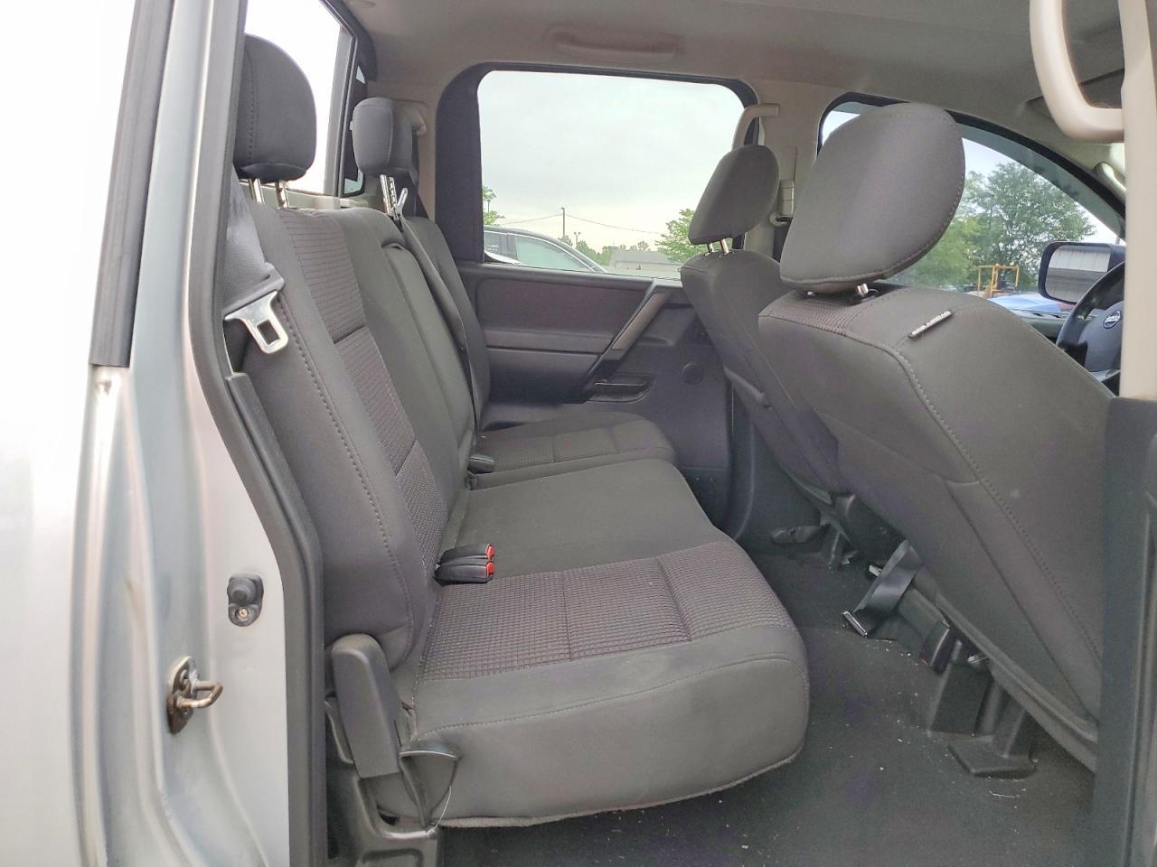 2010 Nissan Titan XE