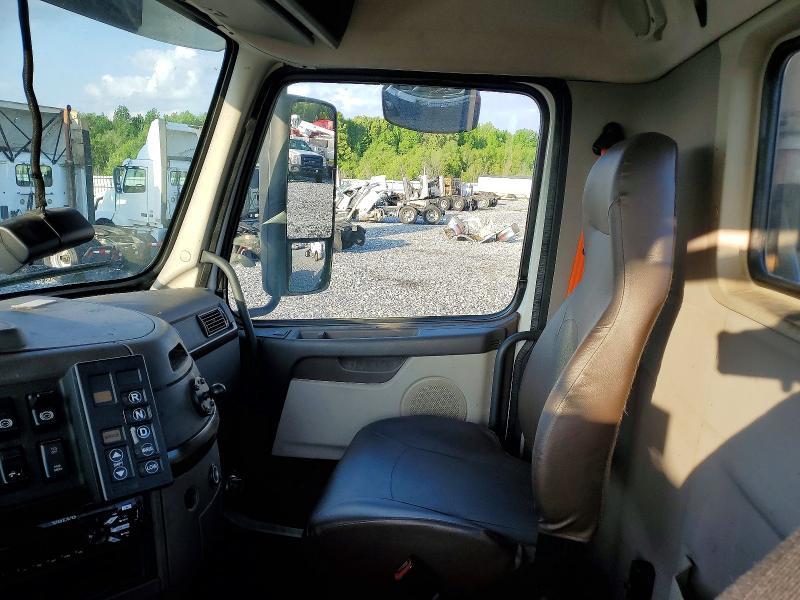 2017 Volvo VNL Semi Truck