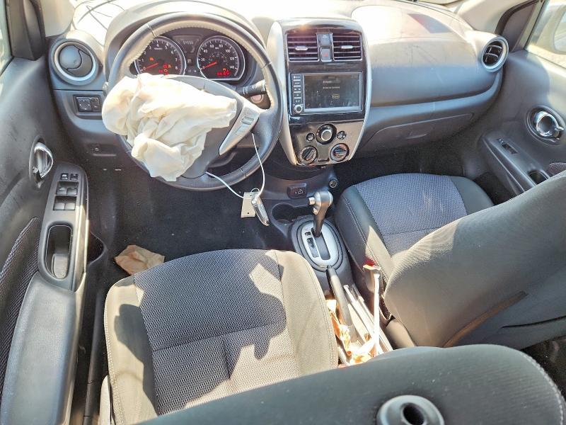 2019 Nissan Versa sv