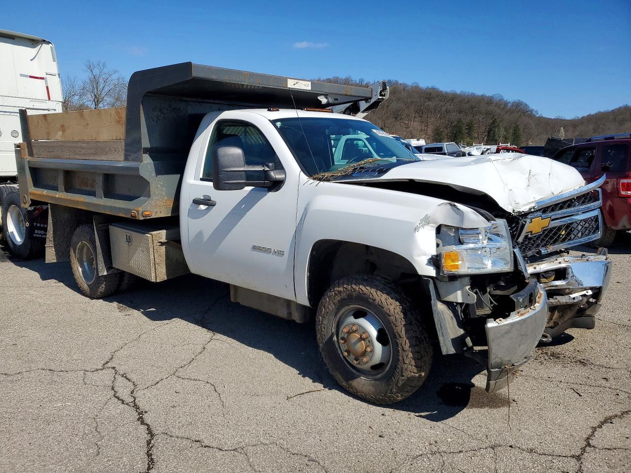 2012 Chev Rolet Silverado Dump Truck