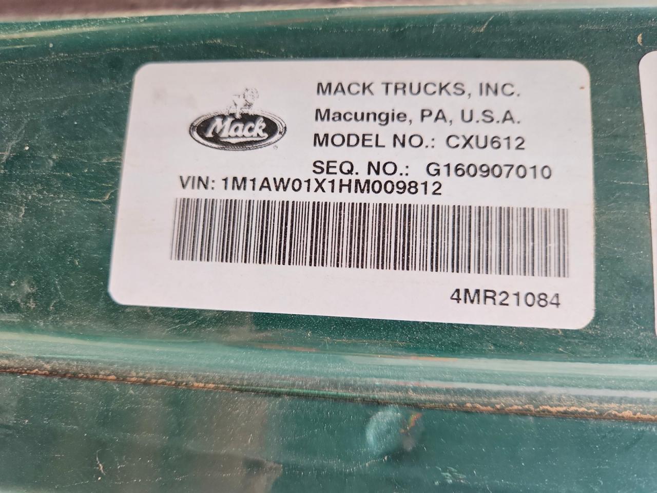 2017 Mack CXU612 Semi Truck