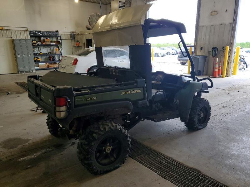 2017 John Deere 825i