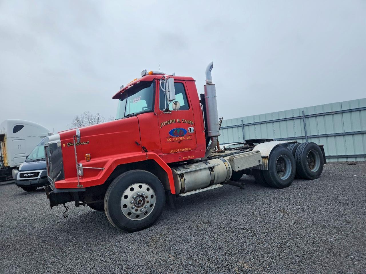 2000 Volvo ACL Semi Truck