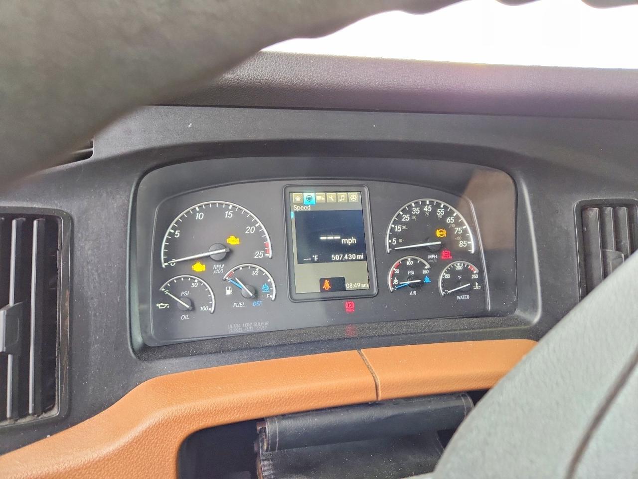 2020 Freigliner 2020 Freightliner Cascadia 126 Semi Truck
