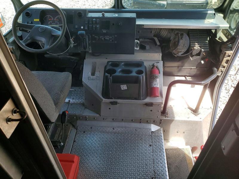 2021 Freigliner 2021 Freightliner MT45 Chassis Delivery Truck
