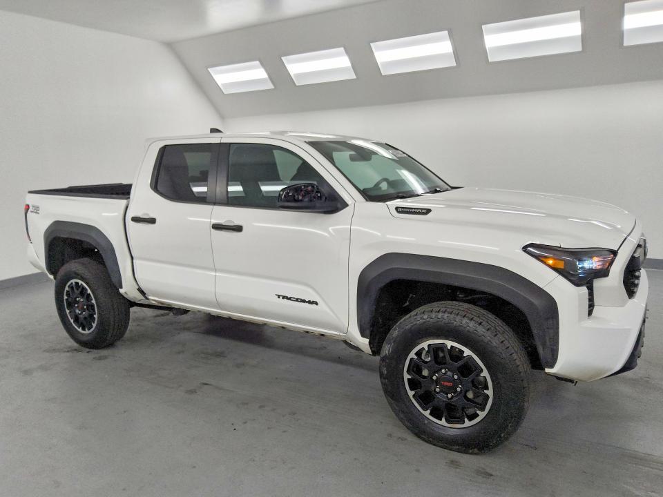 2025 Toyota Tacoma TRD OFF-ROAD HV