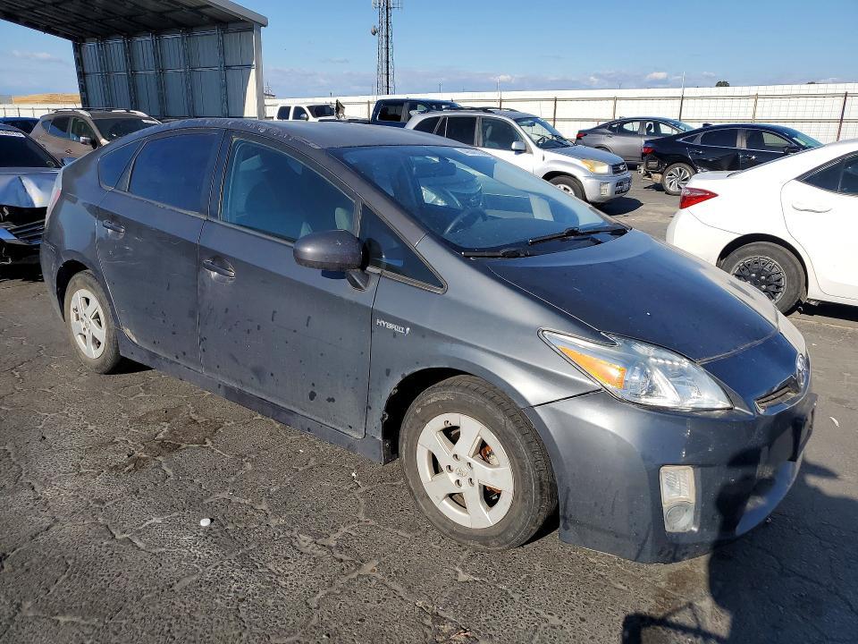2010 Toyota Prius iii