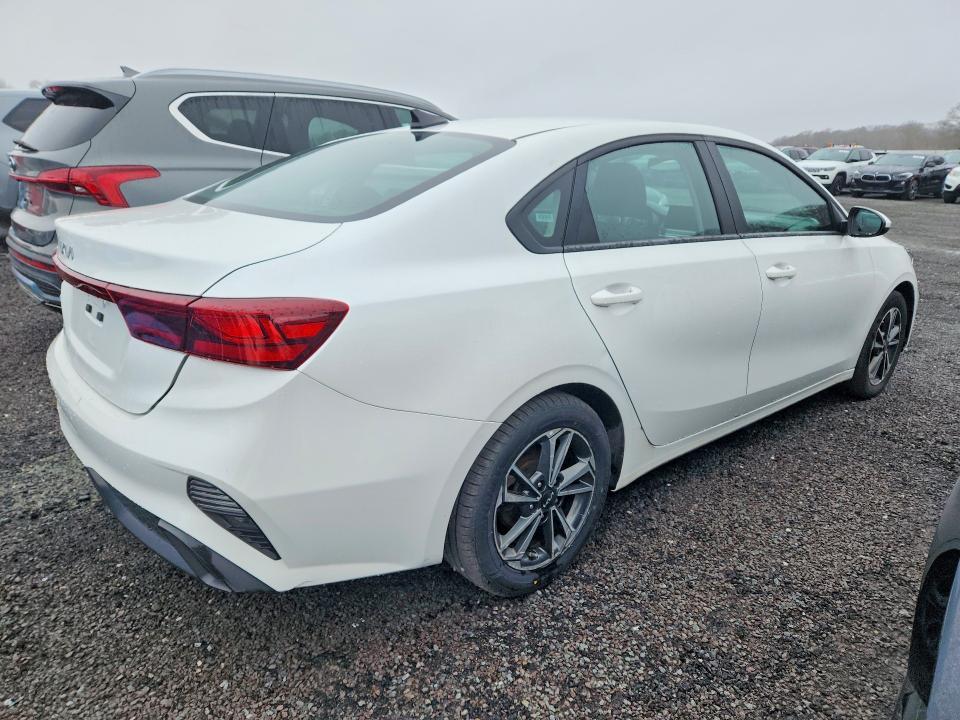 2023 KIA Forte lxs