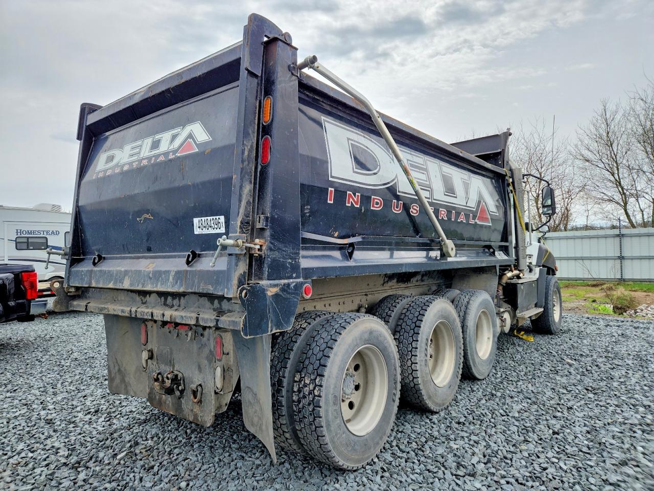 2015 Caterpillar CT660 Dump Truck