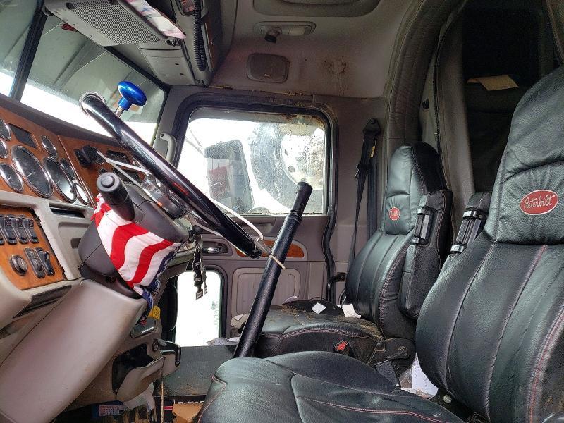 2007 Peterbilt 379 Semi Truck