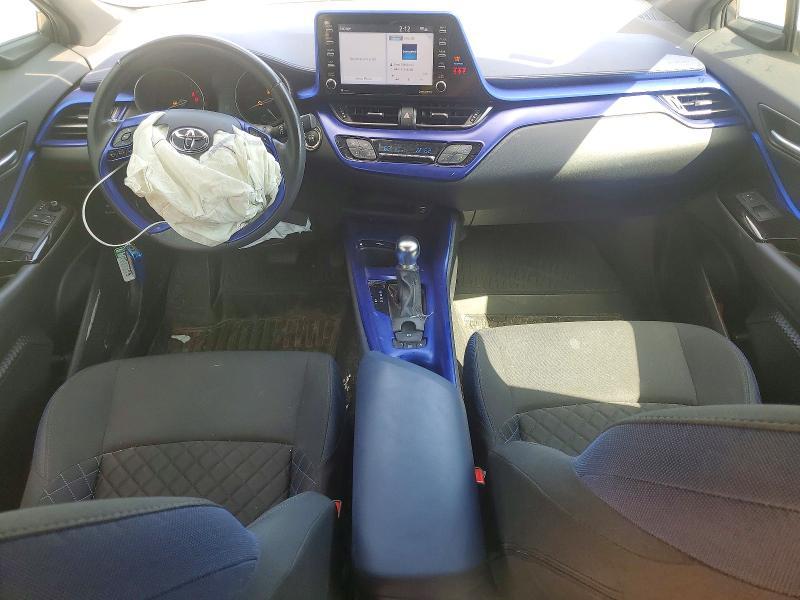 2022 Toyota C-hr xle