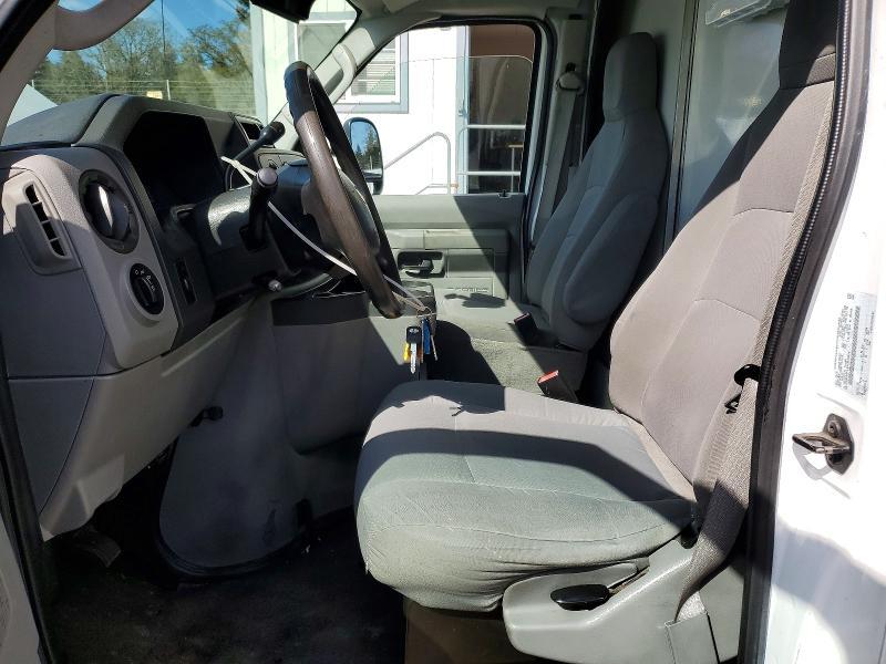 2010 Ford E350 BOX Truck