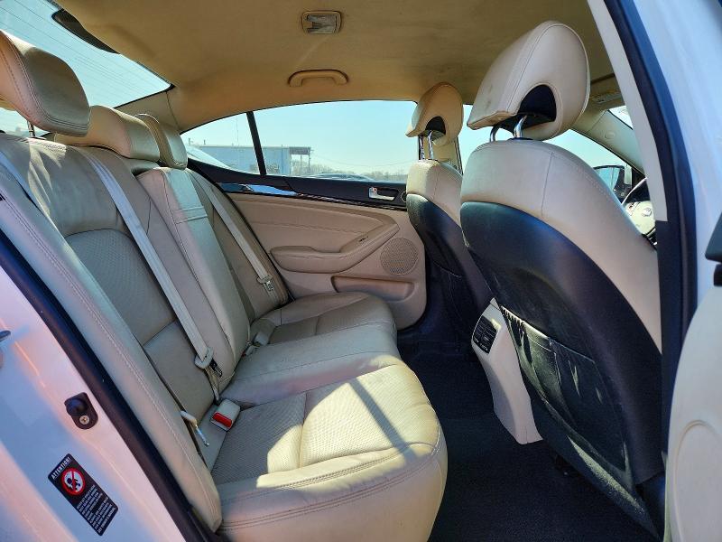 2016 KIA Cadenza Base