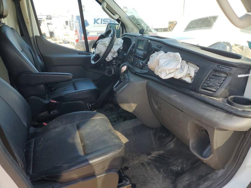 2022 Ford Transit box Truck