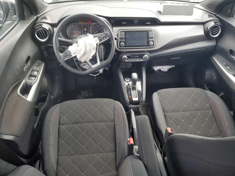 2020 Nissan Kicks sv