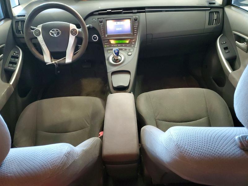 2010 Toyota Prius iii