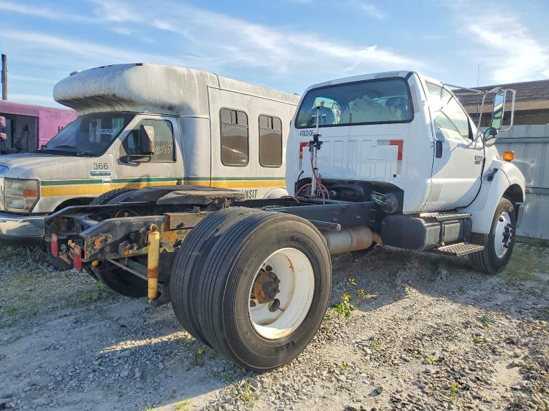 2005 Ford F750 Super-Delivery Truck