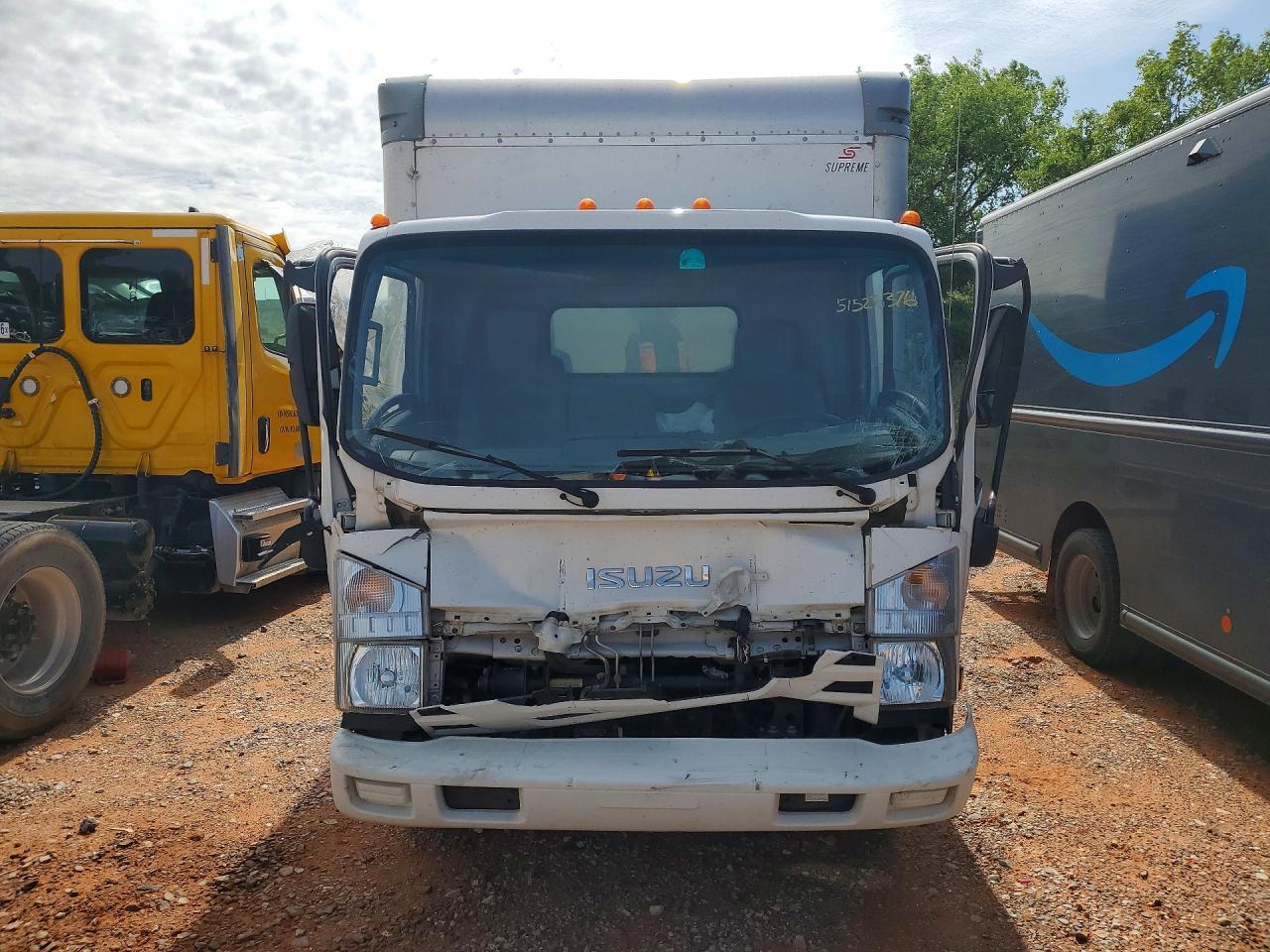 2017 Isuzu NPR BOX Truck