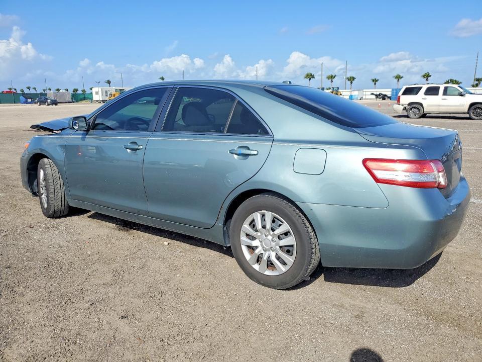 2010 Toyota Camry le